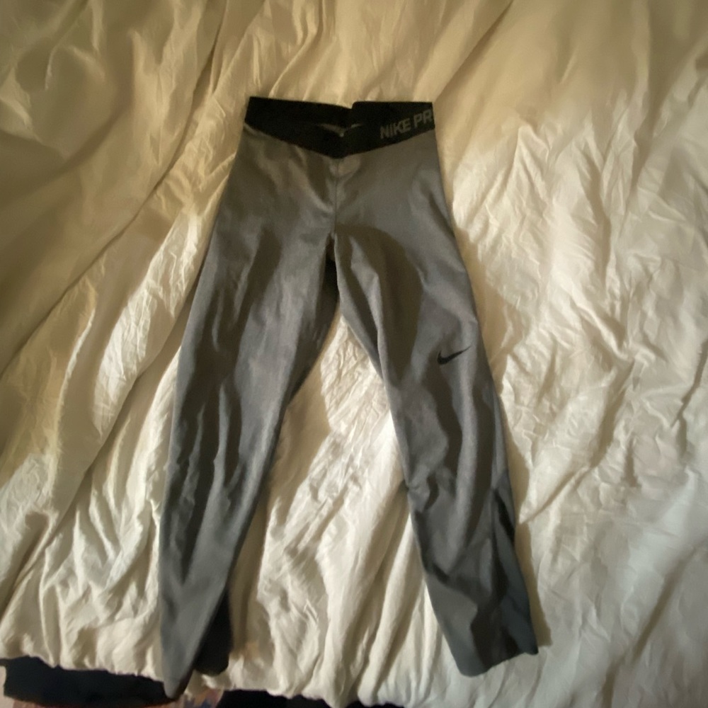 Nike pro cropped leggings